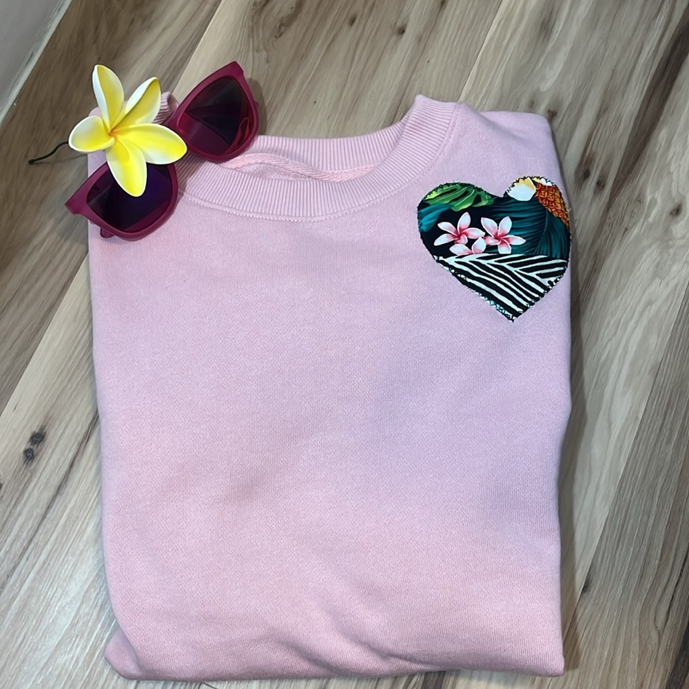 🌸🌺🩷Cozy hoody with added aloha vibes